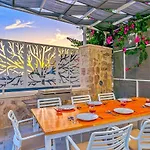 Akbel 3 Bedroom Seaview With Private Pool Hot Tub 빌라
