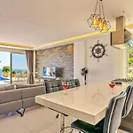 Akbel 3 Bedroom Seaview With Private Pool Hot Tub 빌라 *