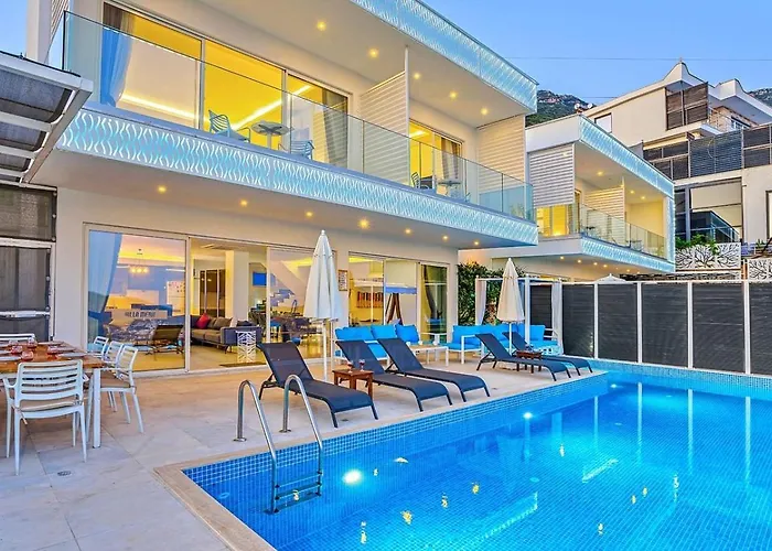 Akbel 3 Bedroom Seaview With Private Pool Hot Tub