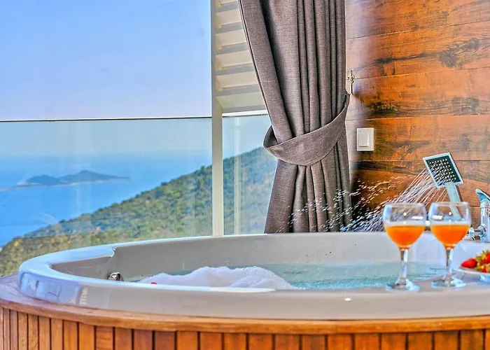 Akbel 3 Bedroom Seaview With Private Pool Hot Tub 别墅 *