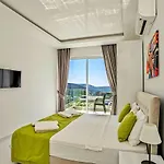 Akbel 3 Bedroom Seaview With Private Pool Hot Tub Vilă